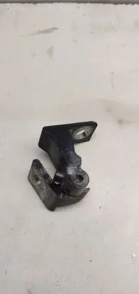 Volkswagen PASSAT B8 Front door upper hinge 8x0831403e