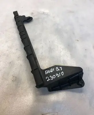 Audi Q7 4L Rear door windshield rail 4l0839068