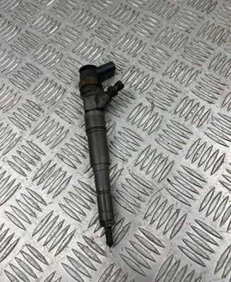 BMW 5 E60 E61 Fuel injector 7793836