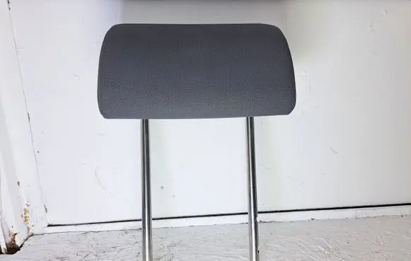 Volkswagen Golf Plus Rear seat headrest 