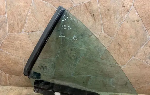 Mercedes-Benz SL R230 Rear side window 