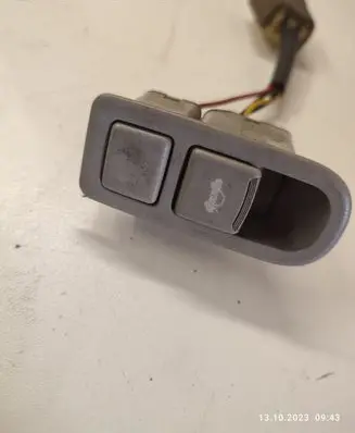 Hyundai Sonata Fuel tank opening switch 935553K000