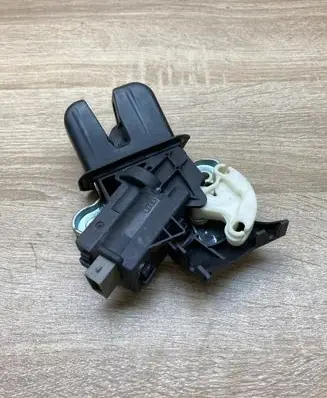Audi A4 S4 B7 8E 8H Tailgate/trunk/boot lock/catch/latch 4F5827505D