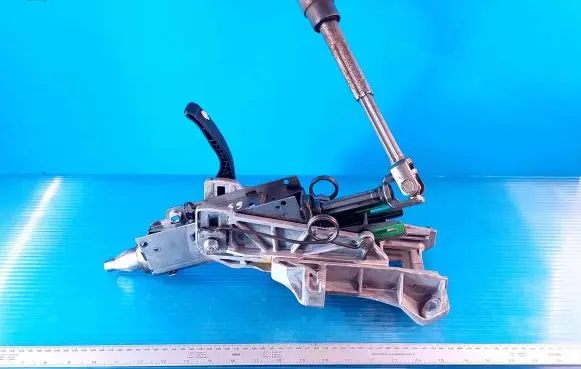 Ford Focus Steering wheel axle BV6N3C529AF H70GB 16261456