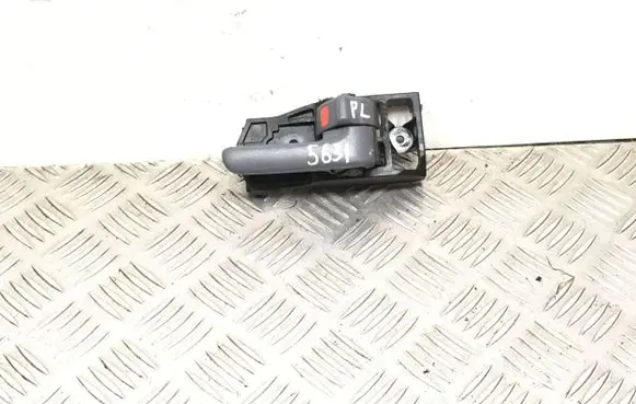 Toyota RAV 4 (XA20) Front door interior handle