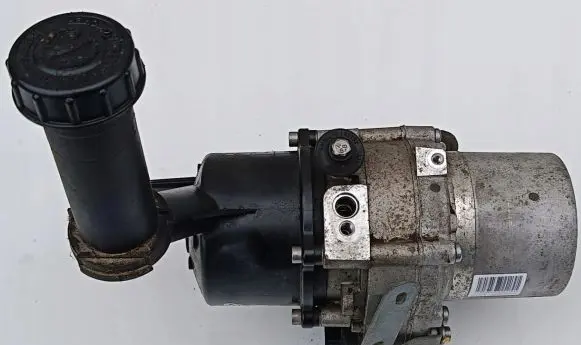 Peugeot 5008 Power steering pump