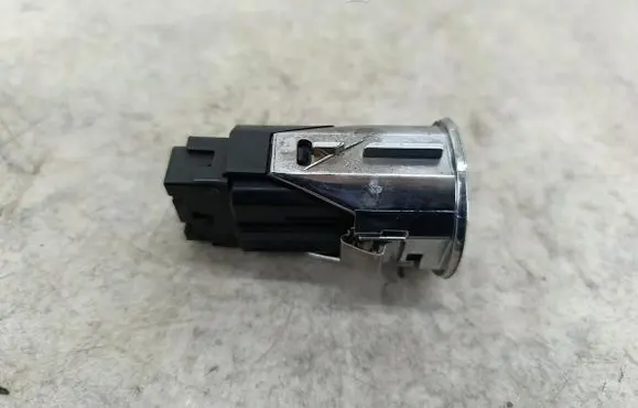Toyota Corolla Verso E121 Engine start stop button switch 15A710