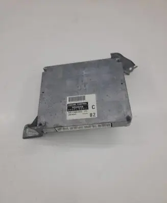 Toyota Avensis T250 Engine control unit/module 8966105821 MB1758008333