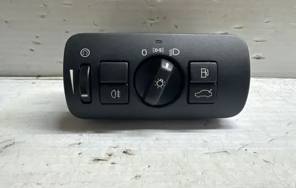 Volvo V70 Light switch 30739412