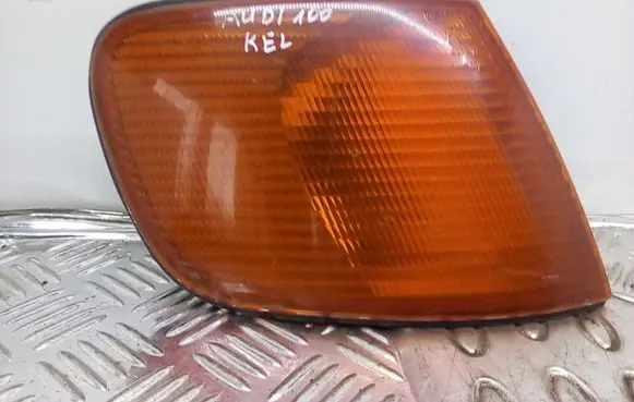 Audi 100 S4 C4 Front indicator light 137984