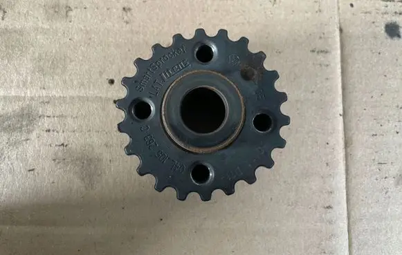 Volkswagen Golf VII Crankshaft pulley 04L105263C