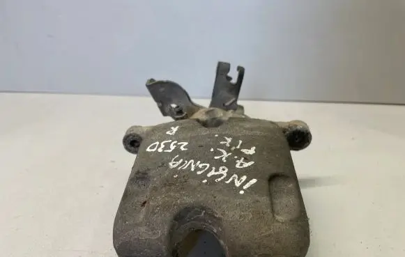 Opel Insignia A Rear brake caliper