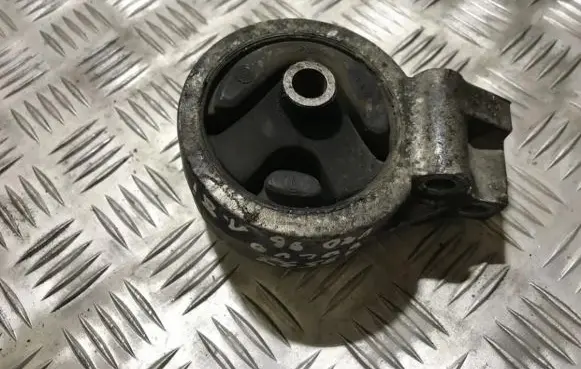 Volvo S40, V40 Engine mount bracket 3318030