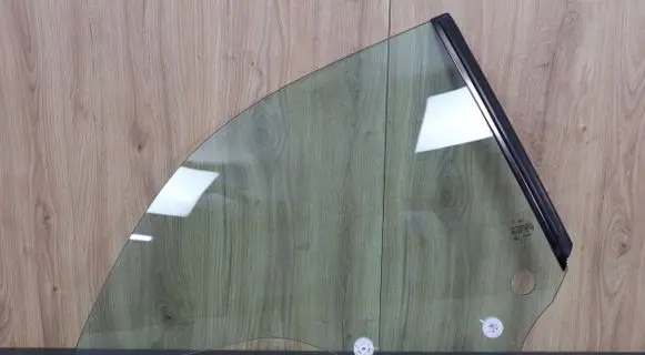 Mercedes-Benz CLK A209 C209 Front vent window/glass (coupe) 2096700410 A2096700410