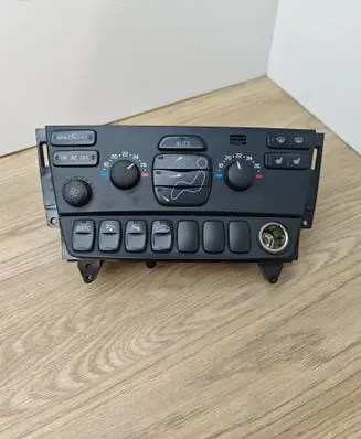 Volvo V70 Climate control unit 30746022 M4504300096 05W50E04