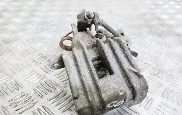 Volkswagen PASSAT B5.5 Rear brake caliper