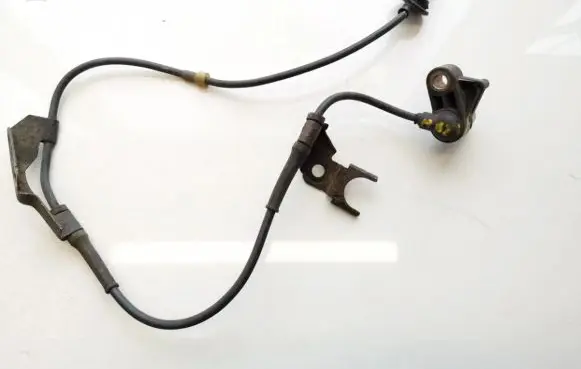 Mazda 626 ABS brake wheel speed sensor ge7c4370x