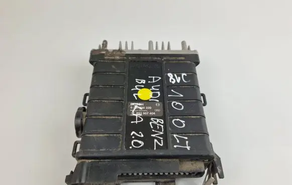 Audi 80 90 S2 B4 Engine control unit/module 893907404 0261200220