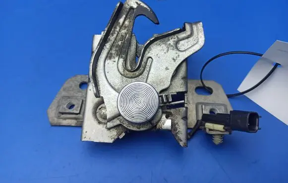 Volvo S40 Engine bonnet/hood lock/catch 30716530 30716529