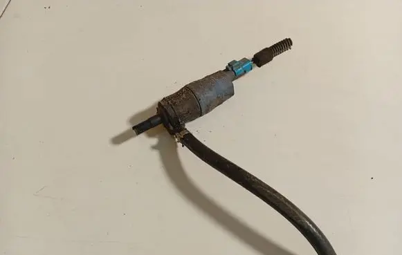 Peugeot 307 Headlight washer pump 9641086680