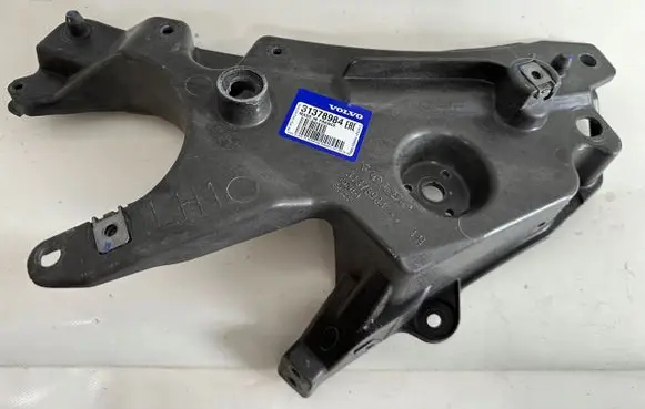 Volvo S90, V90 Fender mounting bracket 31378984