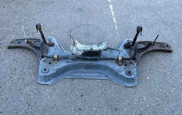 Opel Vivaro Front subframe 