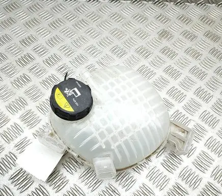 Volvo XC40 Coolant expansion tank/reservoir 31439768