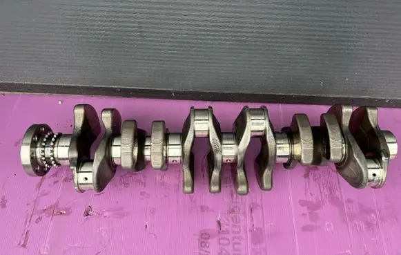BMW 8 G14 Crankshaft 8678953