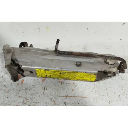 Audi A6 S6 C5 4B Lift Jack 8L0011031A A3A4A6