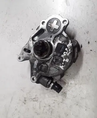 Audi A3 S3 8P Vacuum pump 03L145100