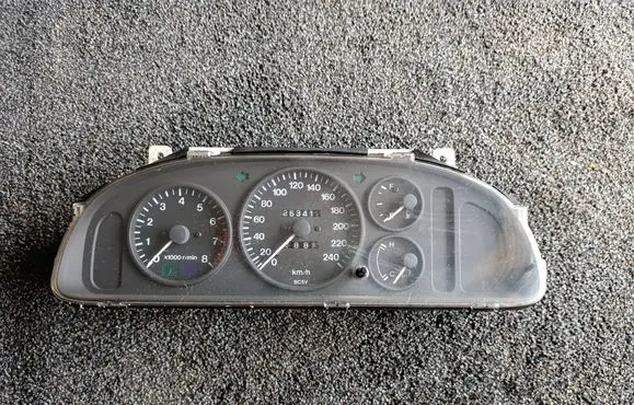 Mazda 323 F Speedometer (instrument cluster) 769914990