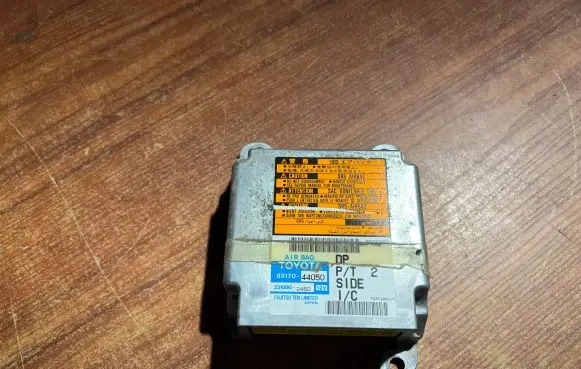 Toyota Avensis Verso Airbag control unit/module 8917044050 2310002460