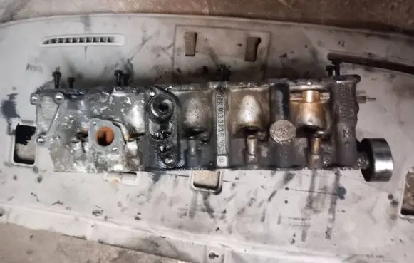 Audi A6 S6 C4 4A Engine head 046103373B 046103353
