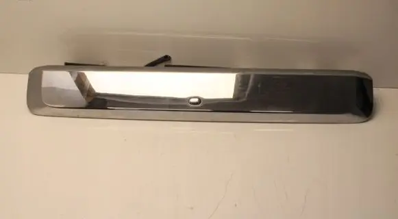 Trunk door license plate light bar