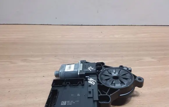 Volkswagen PASSAT B7 Front door window regulator motor 3C0959793C 3AA959701A