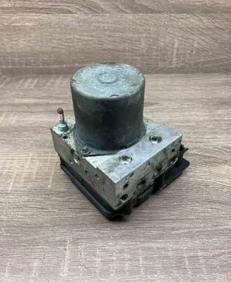 Toyota Avensis T270 ABS Pump 0265235406 4454005071