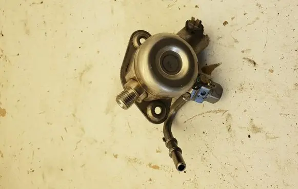 Honda Civic X Fuel injection high pressure pump 167805AZE010M5 0261520533