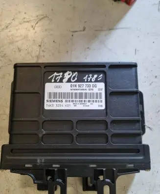 Volkswagen PASSAT B5 Gearbox control unit/module 01N927733DG 5WK33254K01
