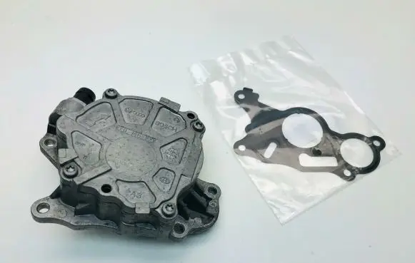 Volkswagen Beetle A5 Vacuum pump 03L145100F