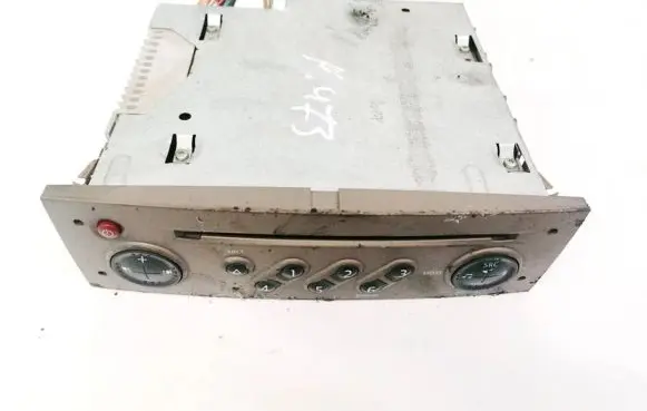 Renault Scenic II - Grand scenic II Radio/CD/DVD/GPS head unit 8200550823 8200550823T