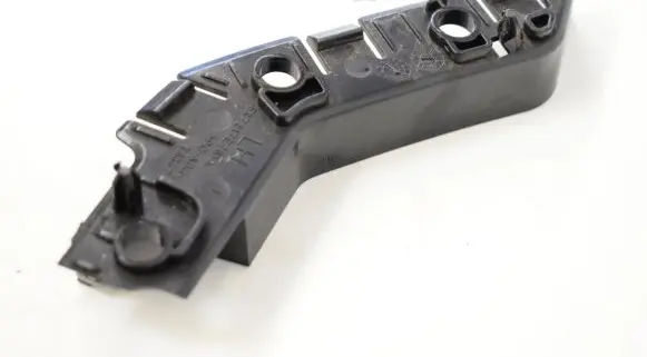 Front bumper mounting bracket