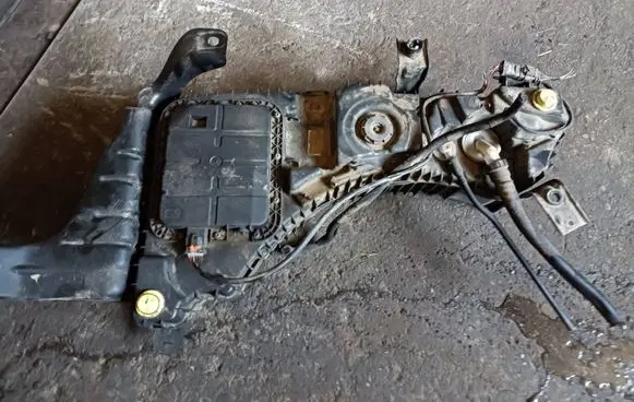 Peugeot 5008 II AdBlue liquid reservoir P1012340
