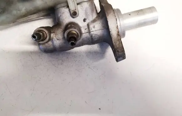 Renault Laguna II Master brake cylinder