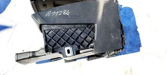 Volkswagen PASSAT B6 Armrest 3C0864207