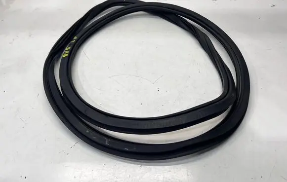 Audi A3 S3 8V Rubber seal rear door 8V5831721A