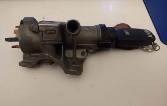 Audi A4 S4 B6 8E 8H Ignition lock 4b0905851f