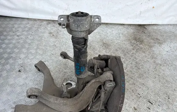 Audi A4 S4 B8 8K Rear wheel hub spindle/knuckle 