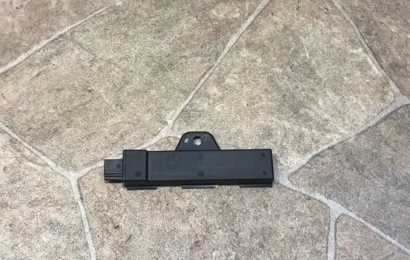 BMW 5 F10 F11 Keyless system antenna 9220832