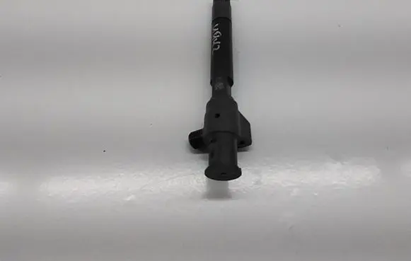 Ford Kuga II Fuel injector 28602948