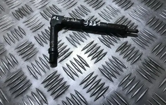 Nissan Almera N16 Fuel injector